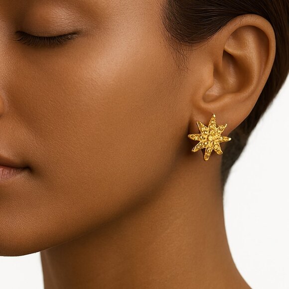Gold tone Textured Dazzling Star Design Stud Earrings - Women's Fashion Jewelry - Picture 1 of 8